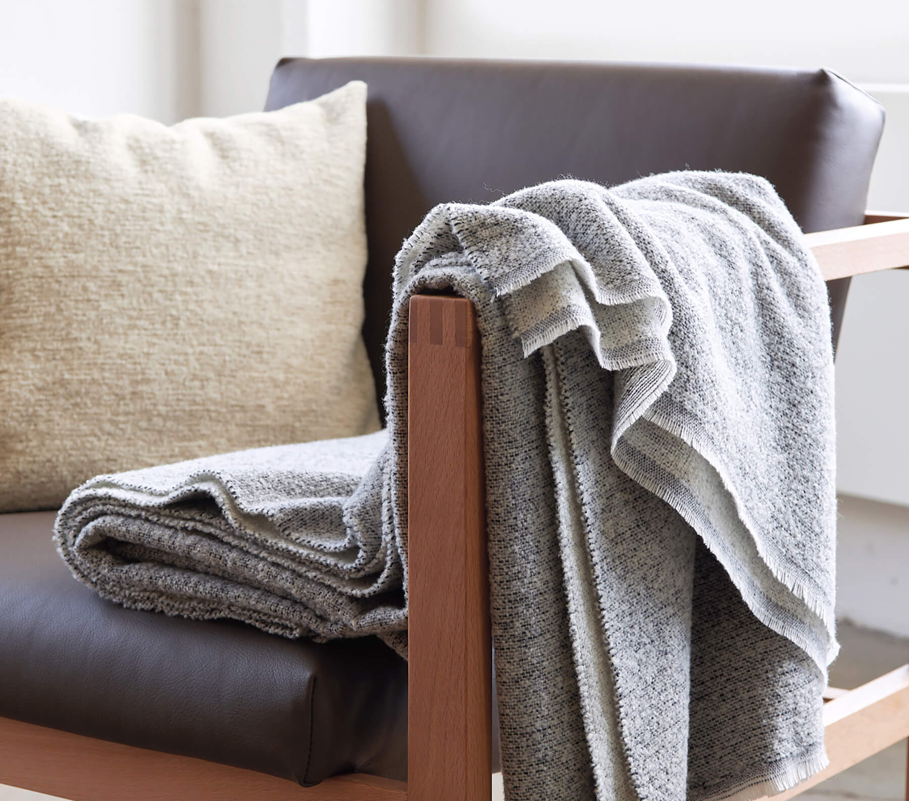 Weiche Heimtextilien und Decken für gemütliches Wohnen bei Betten VIKINGS